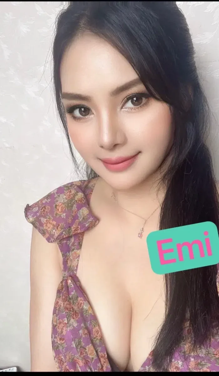 staff emi1 バンコクタイマッサージ新橋虎ノ門内幸町bangkogthaimassagetokyoshimbashitoranomon